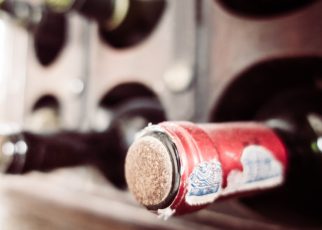 Dónde y cómo guardar el vino en casa