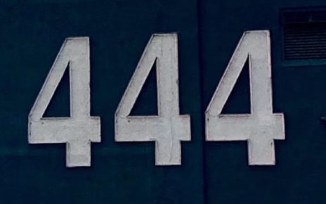 significado espiritual de 444